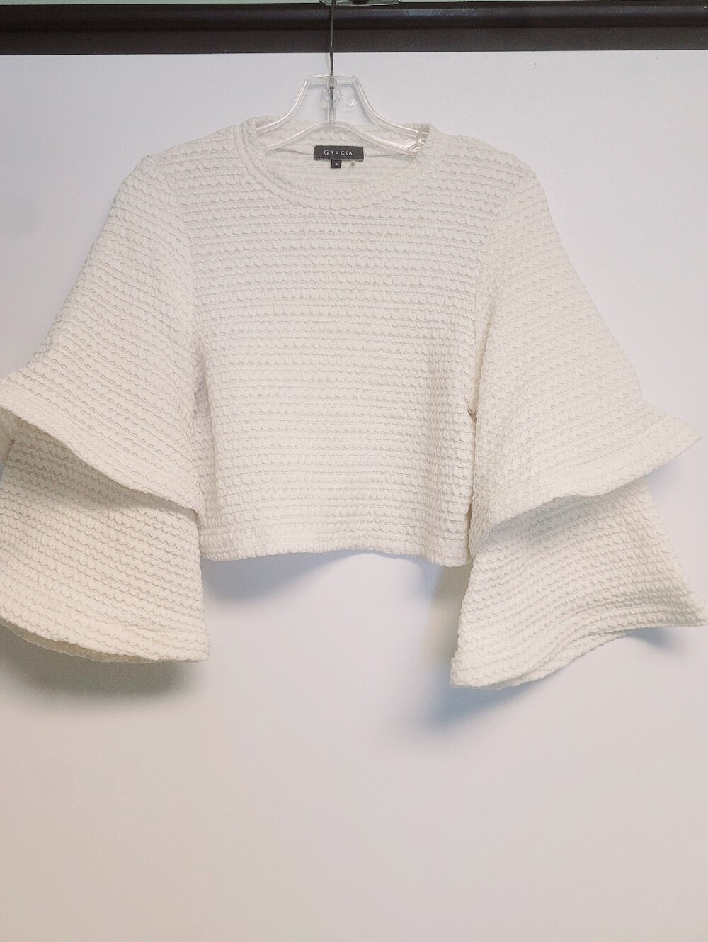 Gracia Textured Cream Crop Top Double Tier Bell Sleeve Small